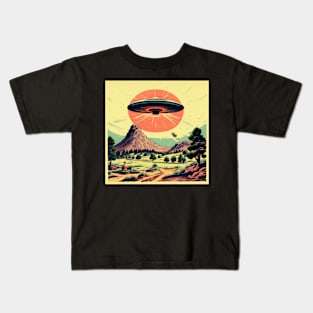 Vintage Comics UFO Encounters UFO Witness Cartoon Vintage Kids T-Shirt